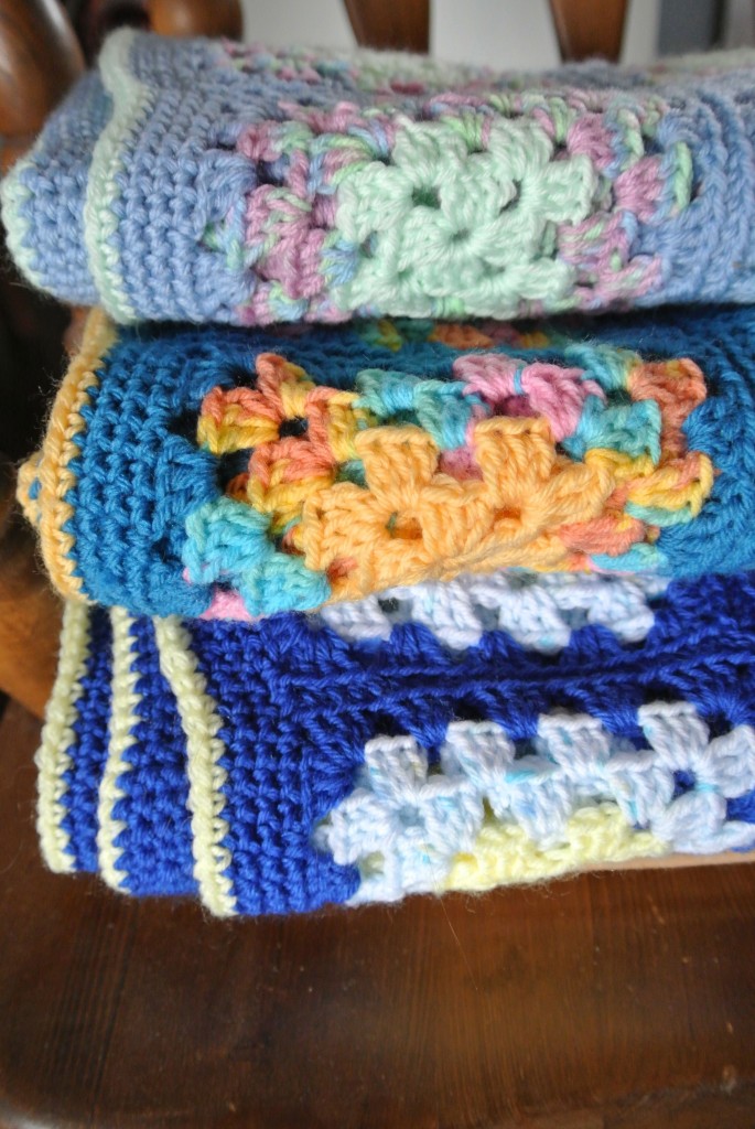 Granny's Little Baby Blanket | Crochet Pattern by MadameStitch