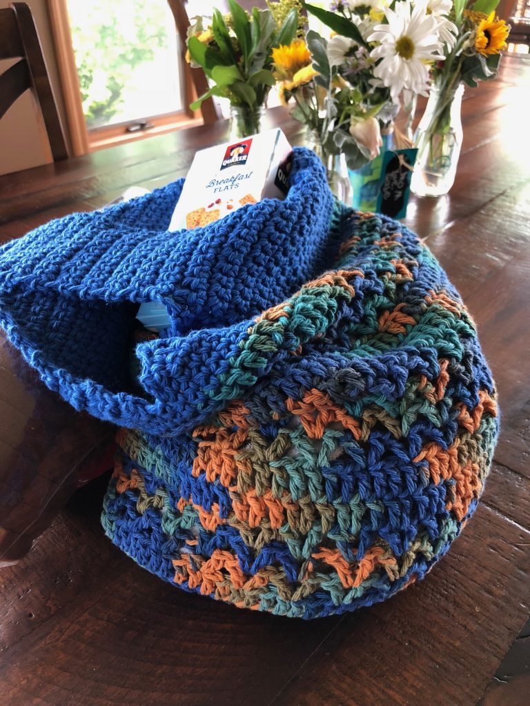 V-stitch market bag crochet pattern by MadameStitch