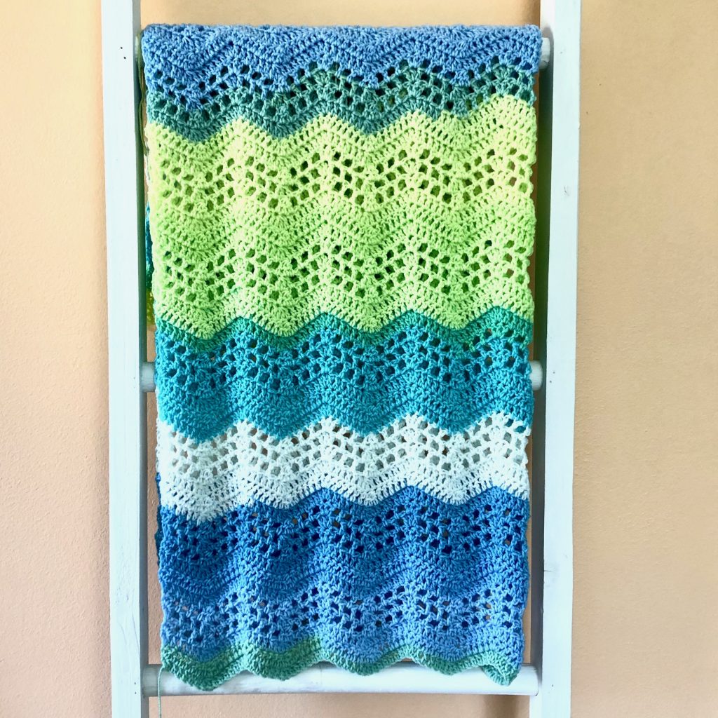 Open and Shut Ripple Baby Blanket | Crochet Pattern by MadameStitch