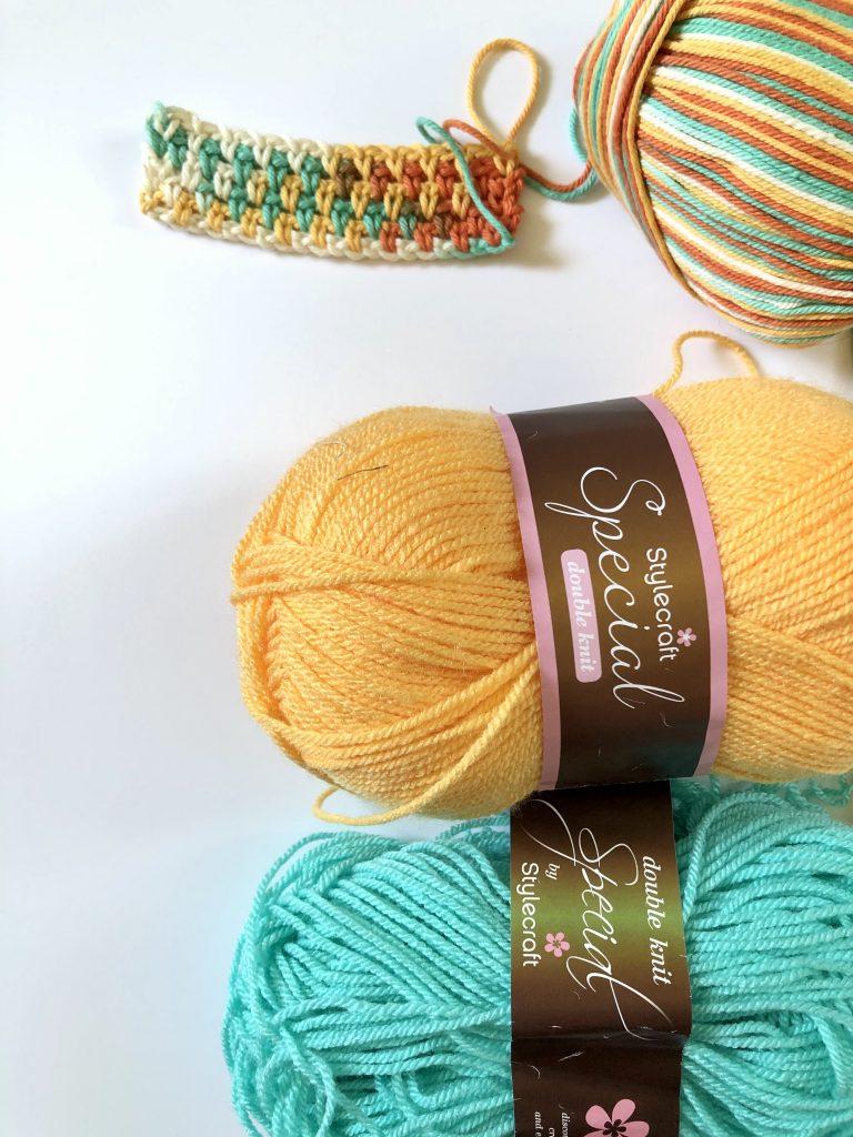 Linen Stitch Mug Rug FREE PATTERN | Crochet by MadameStitch
