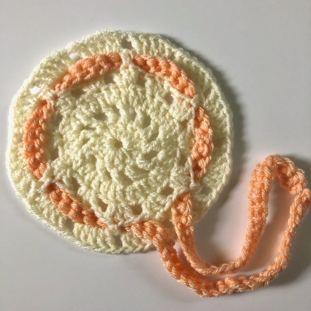 Mason jar crochet doily | Free pattern by MadameStitch