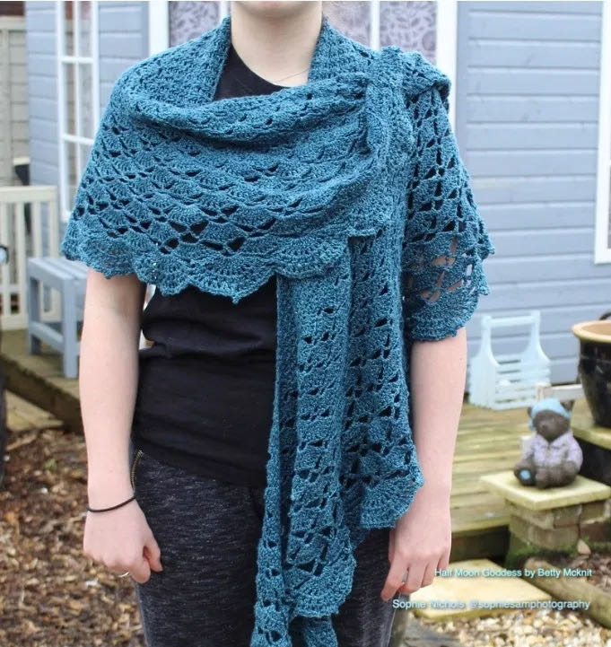 Half Moon Goddess crochet pattern by Betty McKnit