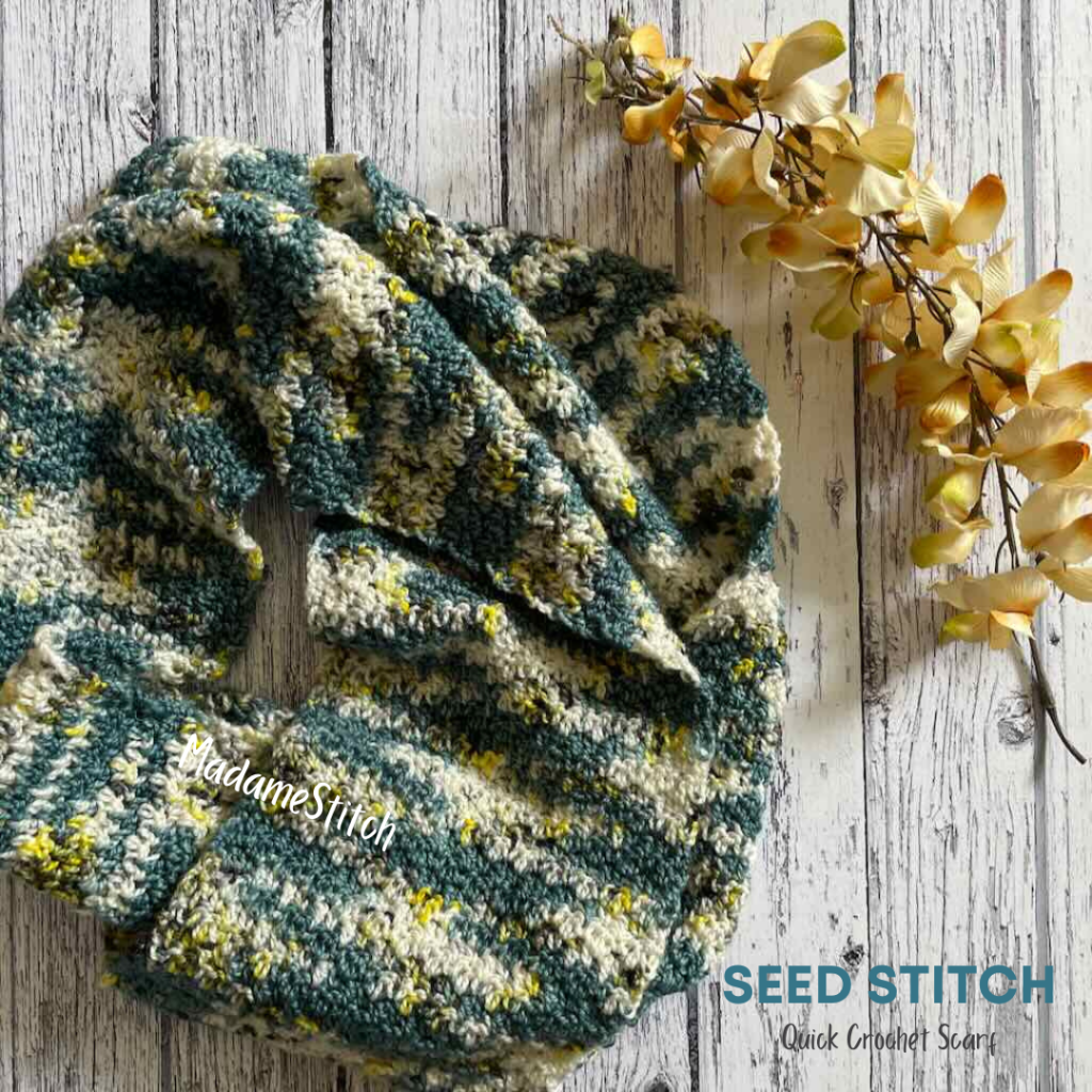 Quick seed stitch scarf crochet pattern by MadameStitch - free on the blog