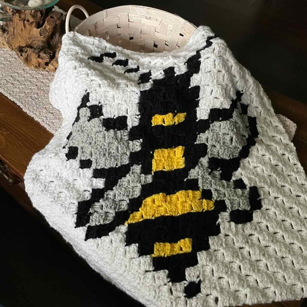 The Bumble Bee C2C blanket square - a free crochet pattern by MadameStitch