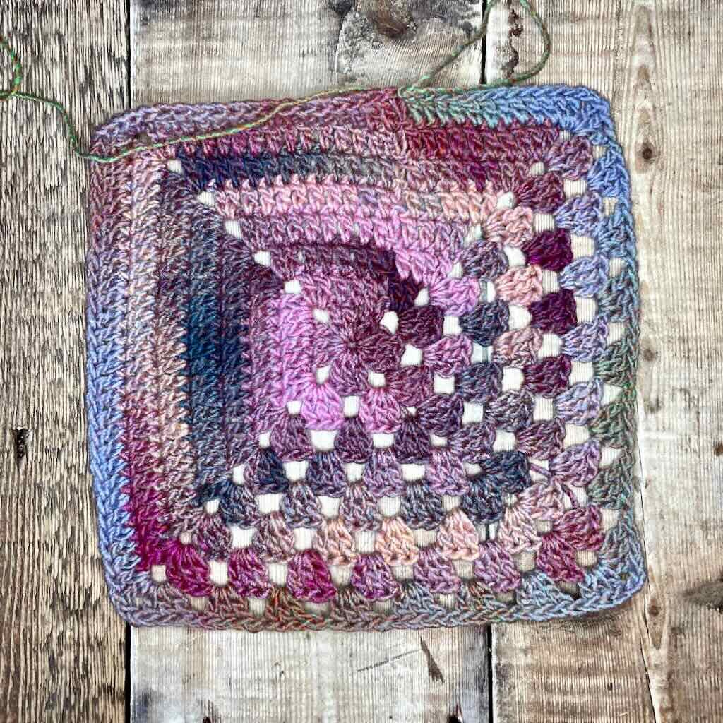 The half and half granny square for a granny square infinity scarf - a crochet pattern by MadameStitch