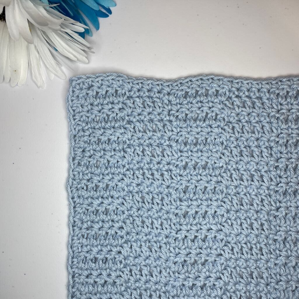 A wide checkers crochet stitch washcloth free pattern by MadameStitch