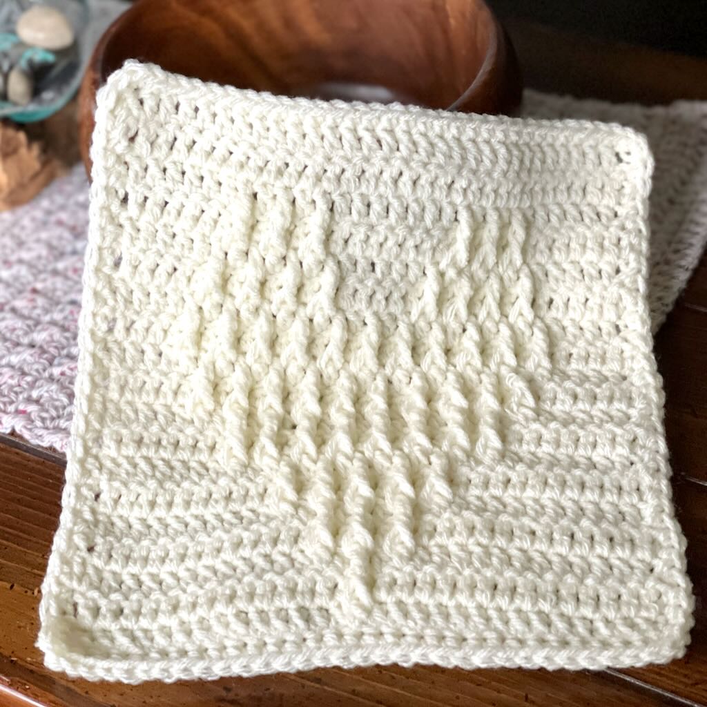 The From the Heart crochet textured square | A free pattern by MadameStitch