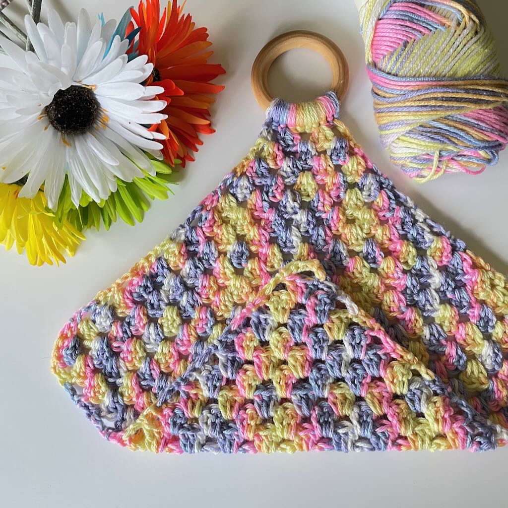 Teething Ring Lovey Blanket | A free crochet pattern by MadameStitch