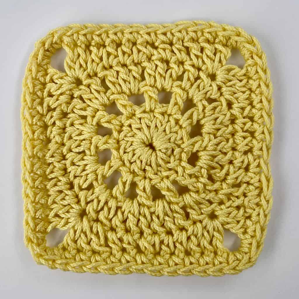 The square for the Sunny Day Crochet Placemat | A free pattern by MadameStitch