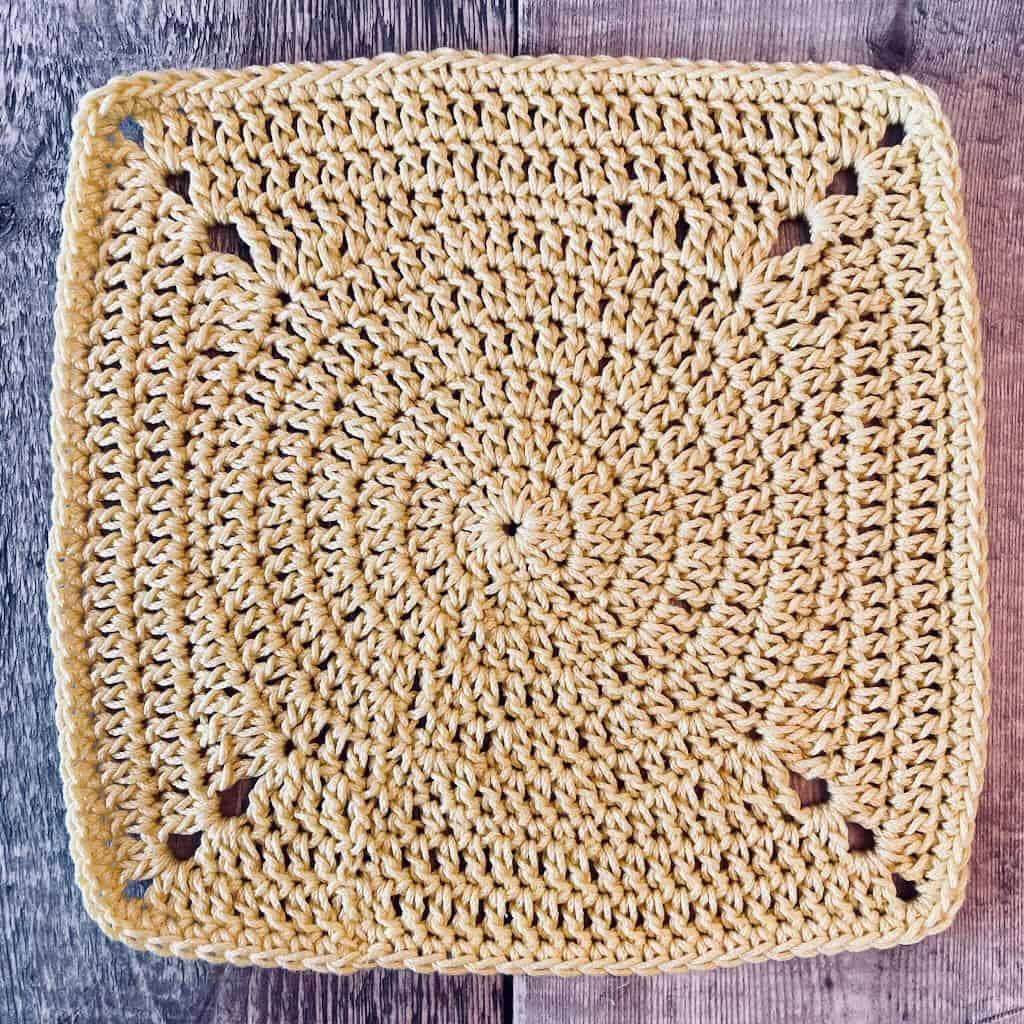 The back panel of the Sunny Day potholder