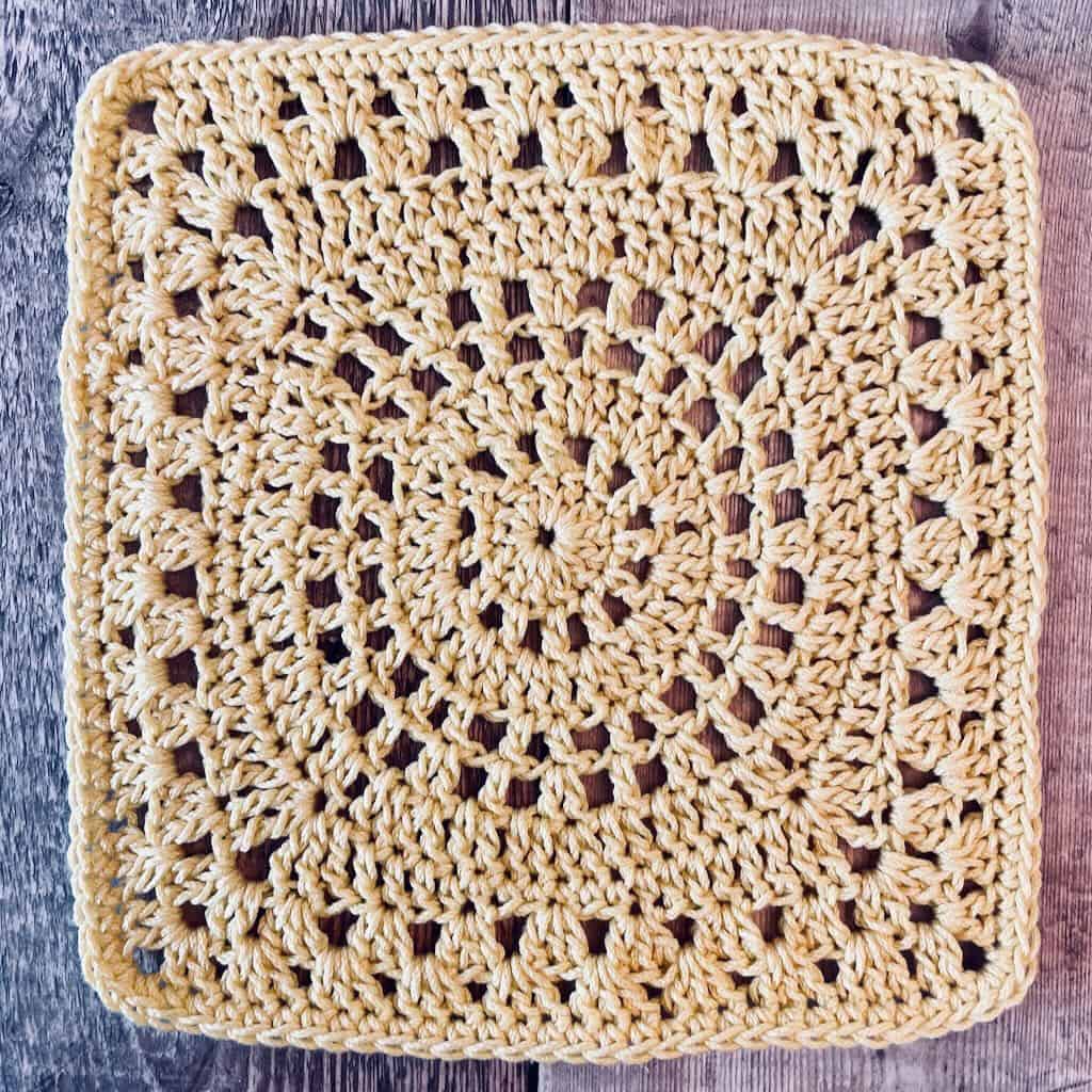 Front panel of the Sunny Day granny square potholder