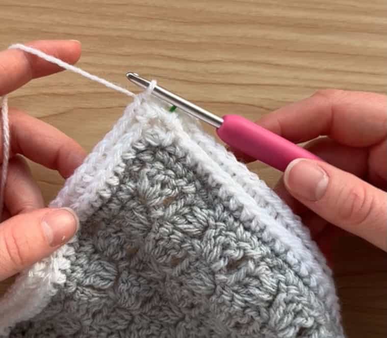 Simple Camel Stitch Border by Elimee Designs